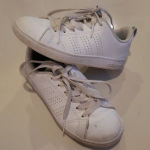 Preowned kid classic Adidas sneakers
